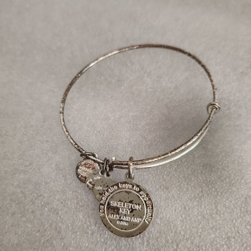 Alex and Ani Skeleton Key Silver Charm Bracelet Bangle 165 - Picture 3 of 3